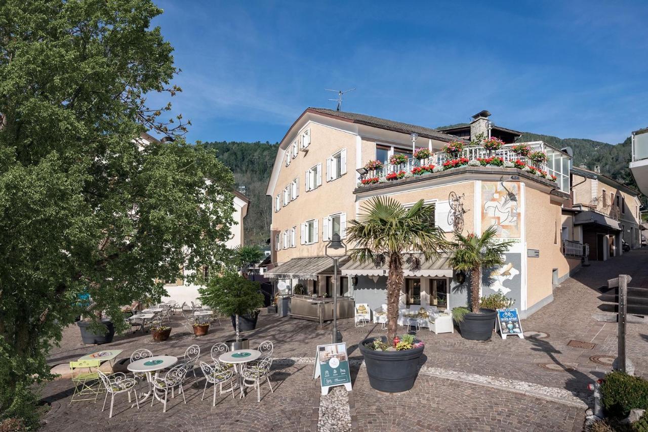 Hotel Weisse Lilie - B&B Rio di Pusteria Extérieur photo